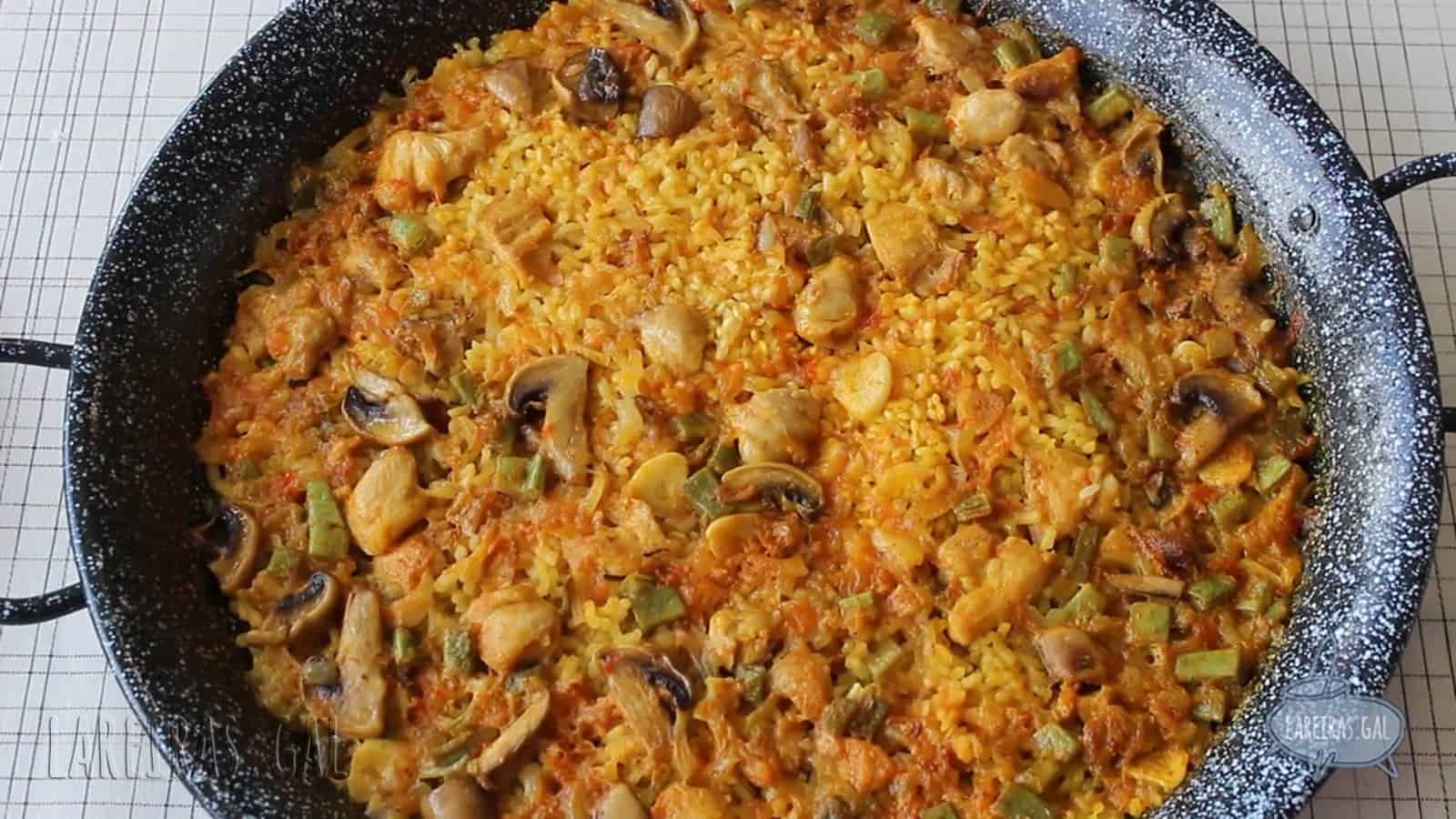 Arroz con pollo y verduras