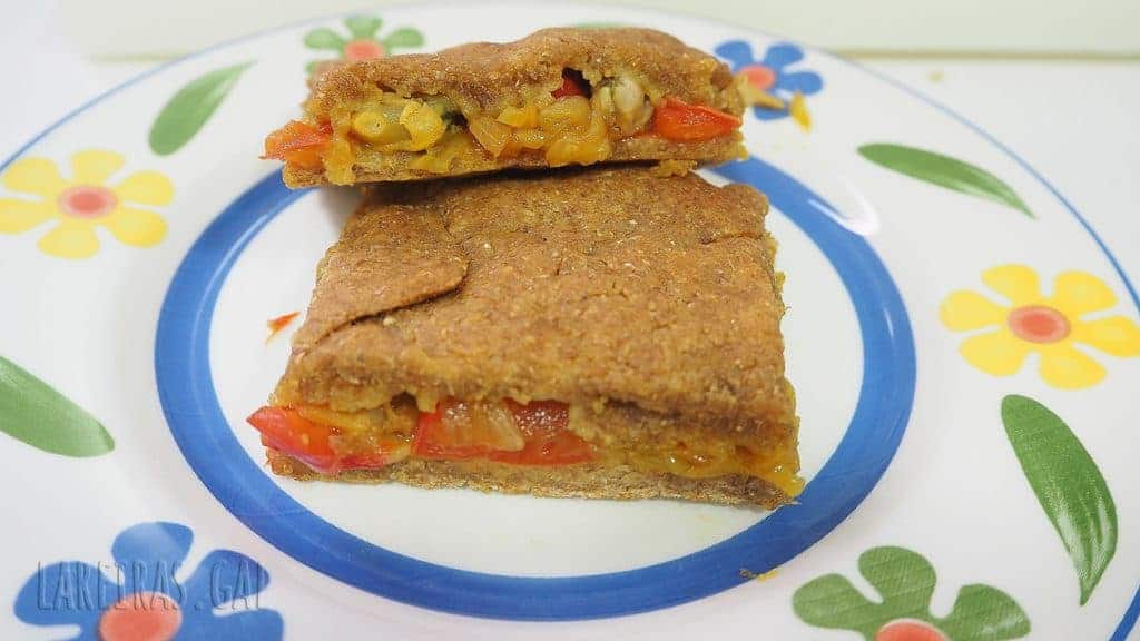 Cockles empanada (dough of rye and corn flours)