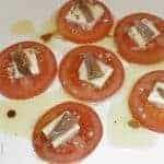 Ensalada de queso de Arzúa con anchoas