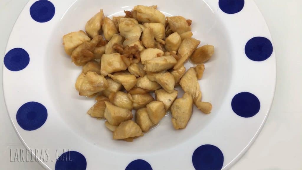 Pollo al ajillo